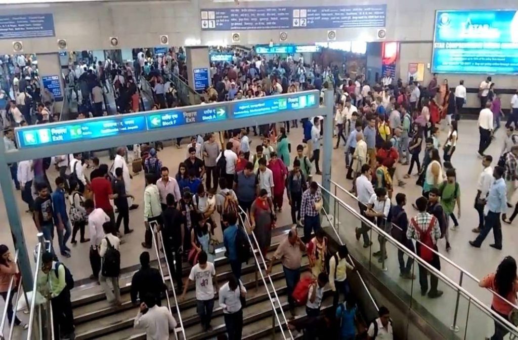Rajiv Chowk is one of the busiest station of the Delhi Metro.
