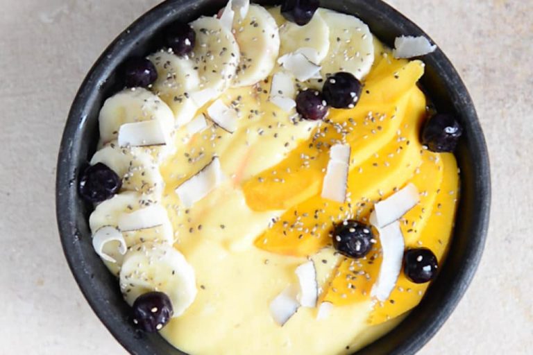 Tired of eating cornflakes for breakfast? Try this wholesome mango-banana smoothie bowl instead