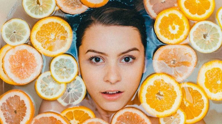 5 reasons why you should give into the vitamin C hype for glowing skin.
